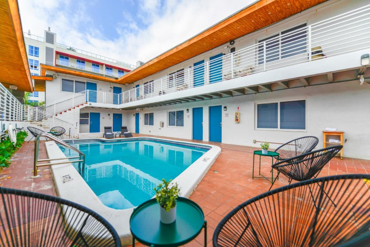 Cozy 1 Bedroom With Pool Steps From The Beach #47 Hollywood Exterior foto